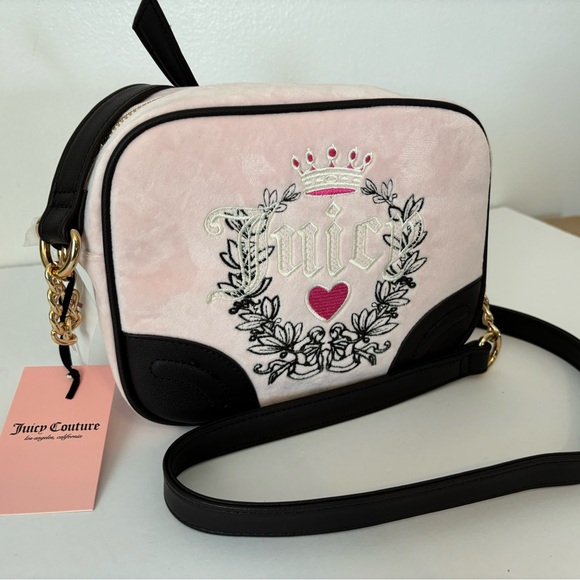 JUICY COUTURE Bag Heritage Camera Crossbody - Velour Pink Powder Blush NWT - Picture 2 of 10